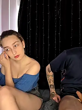 Snapshot of FoxyToxy chatting on December 2025 03:23:01 AM FoxyToxy online show from December 2025 03:23:01 AM