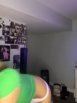 Snapshot of maisie_goldxx chatting on February 2026 03:34:02 AM maisie goldxx online show from February 2026 03:34:02 AM