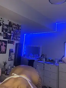 Snapshot of maisie_goldxx chatting on February 2026 03:48:02 AM maisie goldxx online show from February 2026 03:48:02 AM