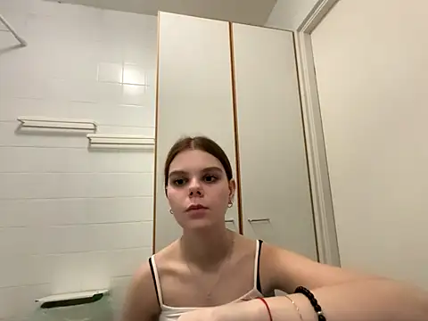 LeyaFlamy online show from December 2025 07:53:02 PM