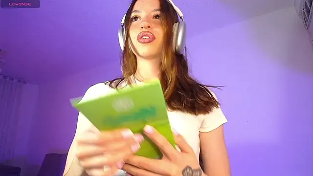 alina lee online show from March 2026 01:32:02 AM