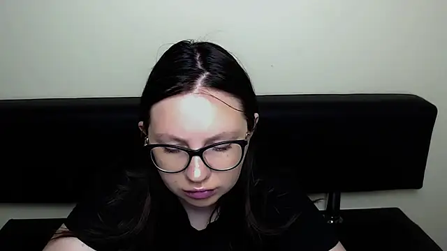 LiliaErmi online show from May 2026 06:43:02 AM