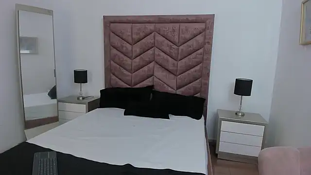 Snapshot of Scarlett__Noir chatting on February 2026 07:47:02 PM Scarlett Noir online show from February 2026 07:47:02 PM