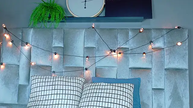 Miia Anderson online show from March 2026 12:12:02 PM