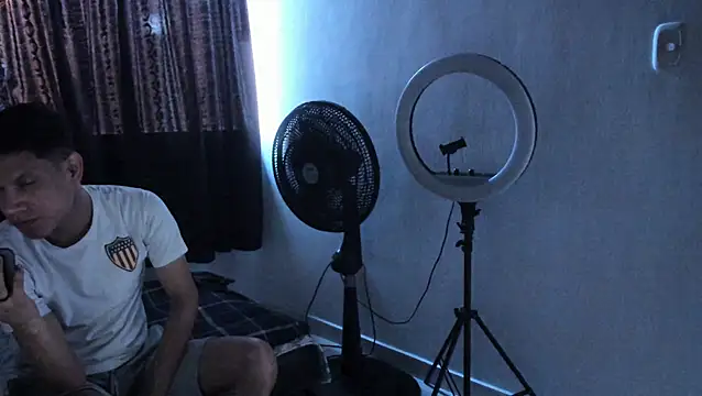 Apol0 69 online show from December 2025 08:02:02 PM