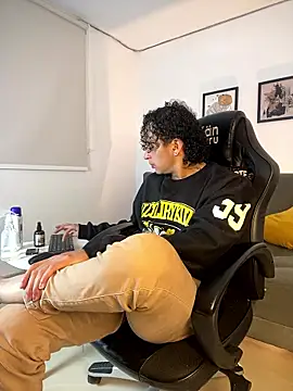 Snapshot of Jay_Taylor chatting on January 2026 10:37:01 PM Jay Taylor online show from January 2026 10:37:01 PM