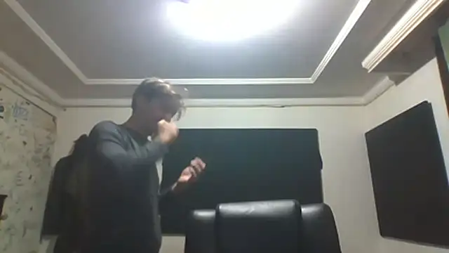 Elmonojojoi98 online show from March 2026 07:27:01 AM