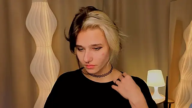 LizNostrand online show from December 2025 06:42:02 AM