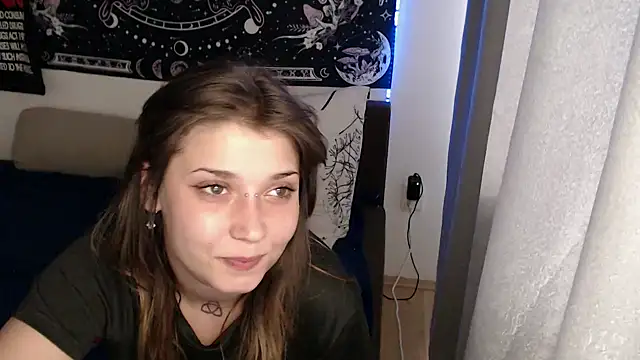 AlienforTwenty online show from June 2026 02:33:01 PM