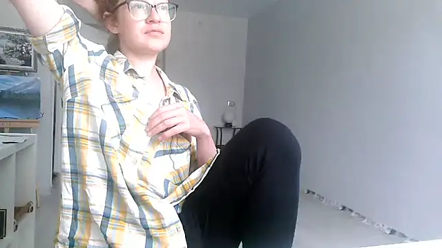 Snapshot of Alice_newhome chatting on June 2026 09:45:02 AM Alice newhome online show from June 2026 09:45:02 AM