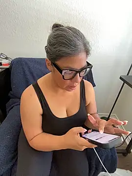 Snapshot of BettyWhispers chatting on March 2026 06:25:02 PM BettyWhispers online show from March 2026 06:25:02 PM