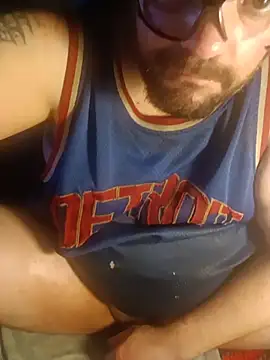 Snapshot of givr6inches chatting on May 2026 07:28:02 AM givr6inches online show from May 2026 07:28:02 AM