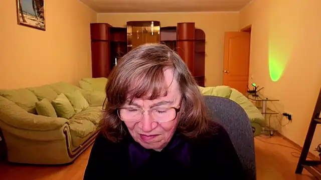 Betty Bricks online show from December 2025 01:38:01 PM