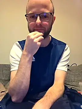 Snapshot of SoftishInflow chatting on December 2025 05:50:01 PM SoftishInflow online show from December 2025 05:50:01 PM