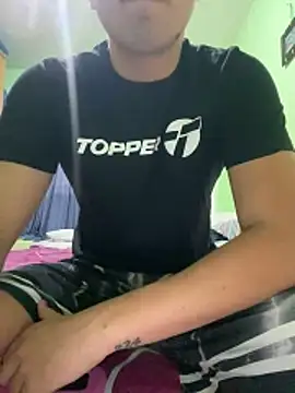 Snapshot of facundoociroo chatting on February 2026 11:33:01 PM facundoociroo online show from February 2026 11:33:01 PM