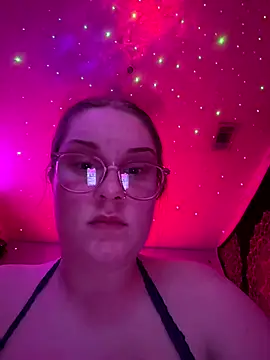 Snapshot of Paige-124 chatting on December 2025 08:08:01 AM Paige-124 online show from December 2025 08:08:01 AM