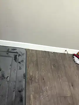 Snapshot of MrRedOne chatting on December 2025 05:46:01 AM MrRedOne online show from December 2025 05:46:01 AM