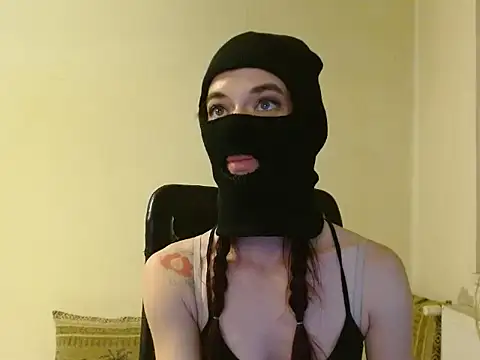 Snapshot of ntrlbdyy chatting on December 2025 10:04:02 PM ntrlbdyy online show from December 2025 10:04:02 PM