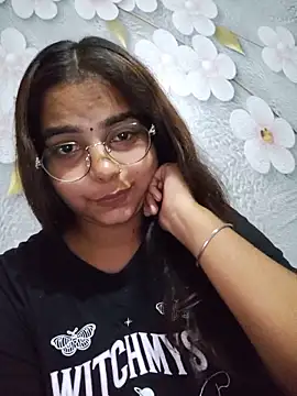 Snapshot of Himani_0122 chatting on June 2026 08:27:01 AM Himani 0122 online show from June 2026 08:27:01 AM