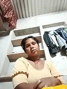 Snapshot of Shreya_pandit chatting on April 2026 10:18:01 PM Shreya pandit online show from April 2026 10:18:01 PM