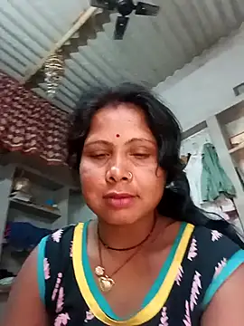 Snapshot of Shreya_pandit chatting on May 2026 01:00:01 AM Shreya pandit online show from May 2026 01:00:01 AM