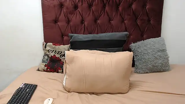 Snapshot of THICKBARBIE32 chatting on January 2026 06:24:02 PM THICKBARBIE32 online show from January 2026 06:24:02 PM