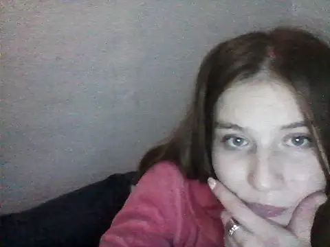 Snapshot of Karina-18 chatting on December 2025 06:03:02 PM Karina-18 online show from December 2025 06:03:02 PM