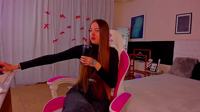 AdrianaCult online show from January 2026 06:40:01 AM