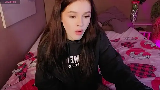 Holly  Bush online show from February 2026 10:37:02 AM