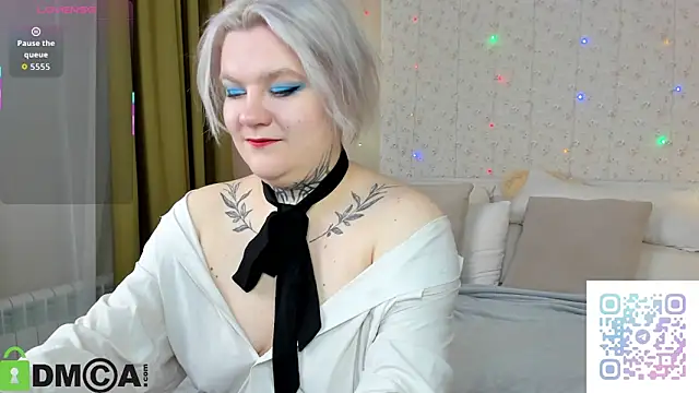 Snapshot of Mystiica chatting on January 2026 06:40:02 AM Mystiica online show from January 2026 06:40:02 AM