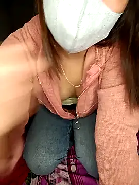 Snapshot of May-Ne chatting on February 2026 06:03:01 PM May-Ne online show from February 2026 06:03:01 PM