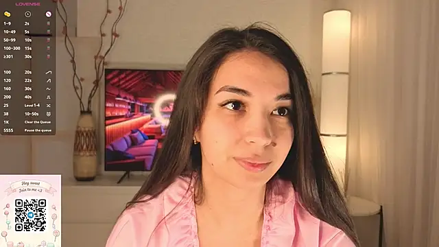 EmmyNoel online show from June 2026 07:05:01 PM