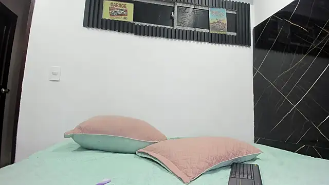 Emer santos online show from March 2026 07:32:02 PM