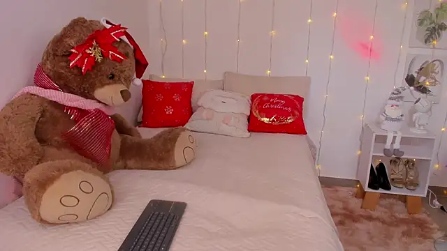 Snapshot of Lily_Hiill7 chatting on December 2025 06:36:02 PM Lily Hiill7 online show from December 2025 06:36:02 PM