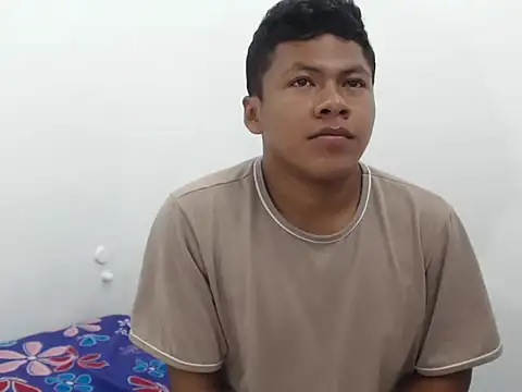 Snapshot of toomixxx chatting on December 2025 05:56:01 AM toomixxx online show from December 2025 05:56:01 AM