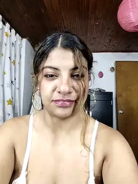 Zarah Moon online show from December 2025 04:06:01 AM