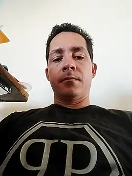 Snapshot of Chris_hot33 chatting on December 2025 05:41:01 PM Chris hot33 online show from December 2025 05:41:01 PM