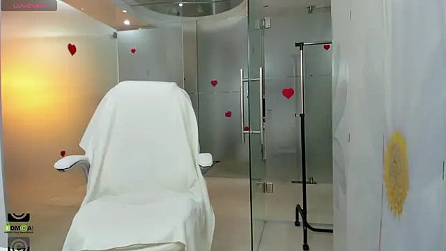 Snapshot of missdominna chatting on February 2026 04:05:02 AM missdominna online show from February 2026 04:05:02 AM