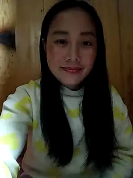 Snapshot of Chloe-ee chatting on December 2025 12:10:01 PM Chloe-ee online show from December 2025 12:10:01 PM