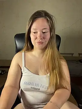 Snapshot of CaramelleSugarr chatting on May 2026 06:05:02 PM CaramelleSugarr online show from May 2026 06:05:02 PM