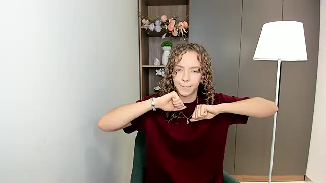 StevieKemner online show from December 2025 10:32:01 AM