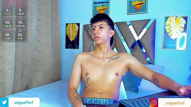 Snapshot of DaniiFoxx chatting on December 2025 12:22:01 PM DaniiFoxx online show from December 2025 12:22:01 PM