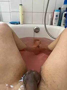 Snapshot of esmer_baran44 chatting on March 2026 04:35:01 PM esmer baran44 online show from March 2026 04:35:01 PM