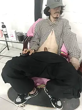 Snapshot of sk8-boy chatting on April 2026 02:43:01 PM sk8-boy online show from April 2026 02:43:01 PM
