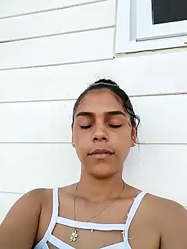 Emily hot26 online show from February 2026 08:37:02 PM