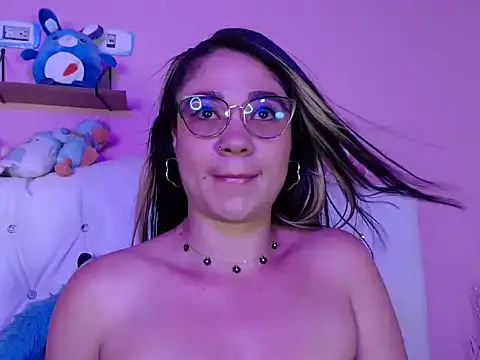 Snapshot of ARIABLAZE_18 chatting on December 2025 09:10:02 PM ARIABLAZE 18 online show from December 2025 09:10:02 PM