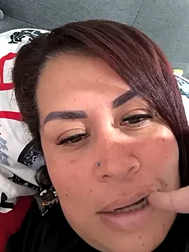 Snapshot of Natymendoza998 chatting on February 2026 10:02:02 PM Natymendoza998 online show from February 2026 10:02:02 PM