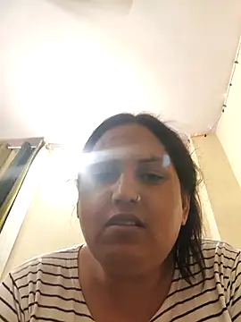 Hotmylips online show from April 2026 05:19:02 PM