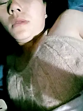 Snapshot of Uzi-na chatting on December 2025 10:38:01 PM Uzi-na online show from December 2025 10:38:01 PM