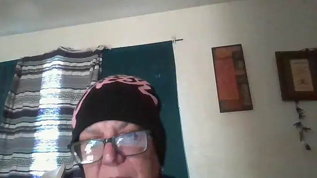 Snapshot of becky1111 chatting on April 2026 01:34:02 PM becky1111 online show from April 2026 01:34:02 PM
